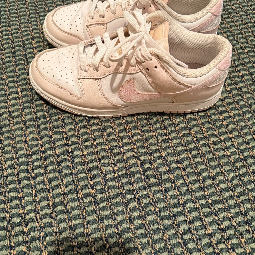 Nike Women's Sneakers in Cream and Pink
